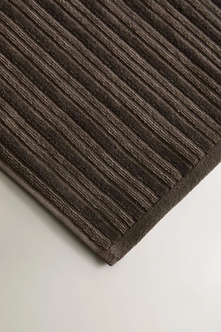 Велюровое полотенце с текстурой полосок- Заказать в России