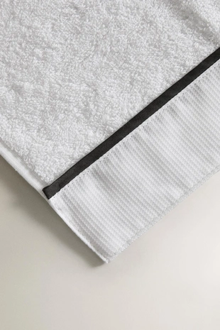 Полотенце для ванной с пике и контрастной отделкой- Заказать в России
