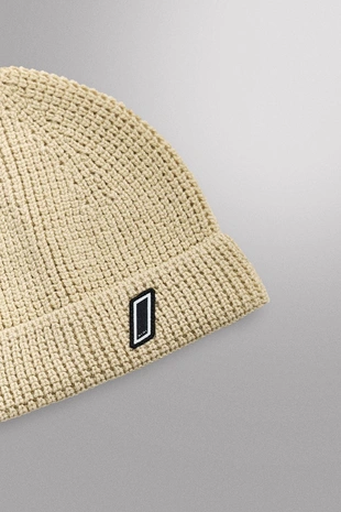 Шапка из трикотажа в рубчик- Заказать в России