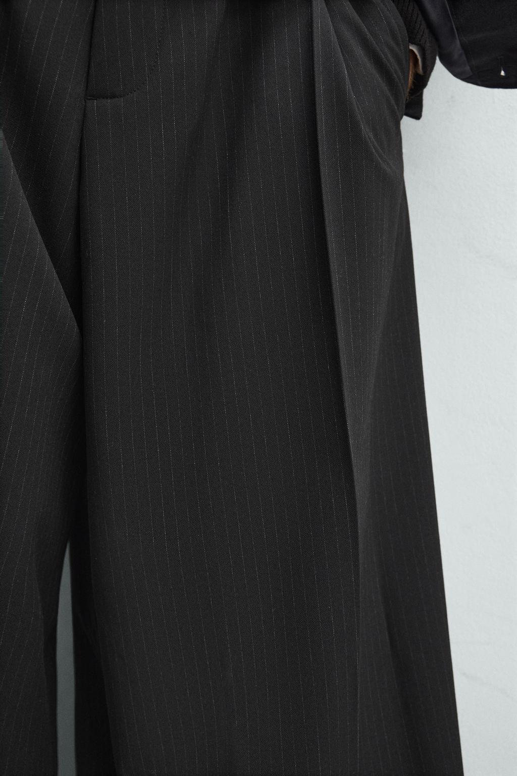 БРЮКИ WIDE FIT СО СКЛАДКАМИ