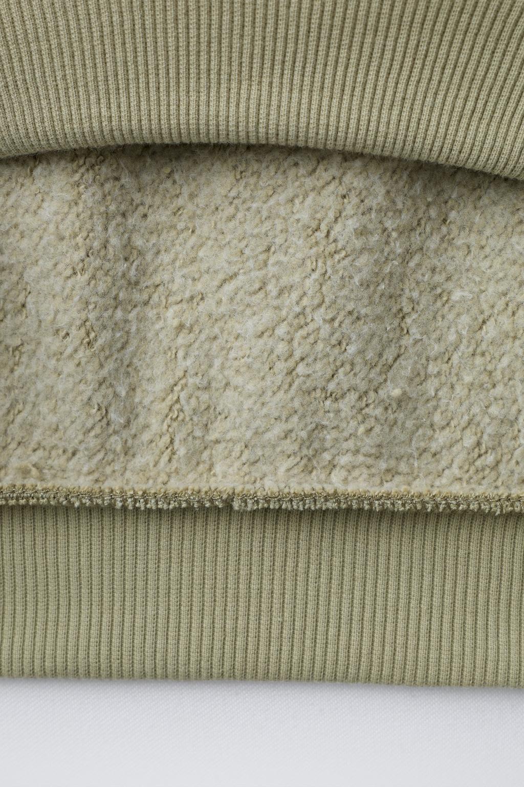 ТОЛСТОВКА С ТЕКСТОВЫМ ПРИНТОМ