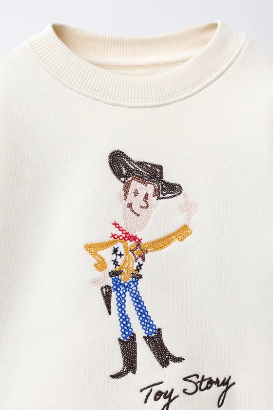 ТОЛСТОВКА С ВЫШИВКОЙ BUDDY TOY STORY © DISNEY PIXAR