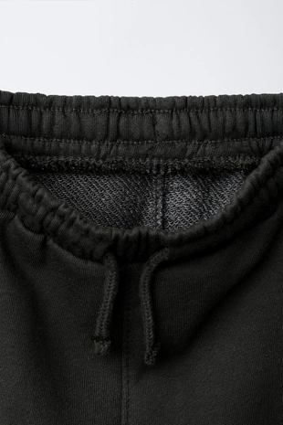 Брюки-джоггеры с этикеткой