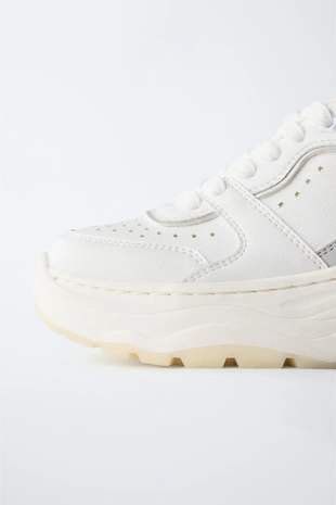 Спортивные кроссовки на объемной подошве- Заказать в России