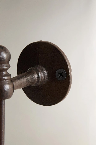 Крючок из чугуна- Заказать в России