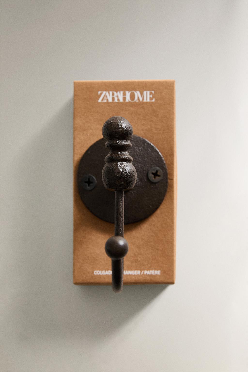 Крючок из чугуна