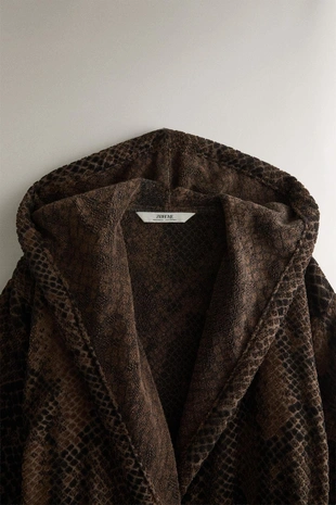 Халат из велюра с животным принтом- Заказать в России