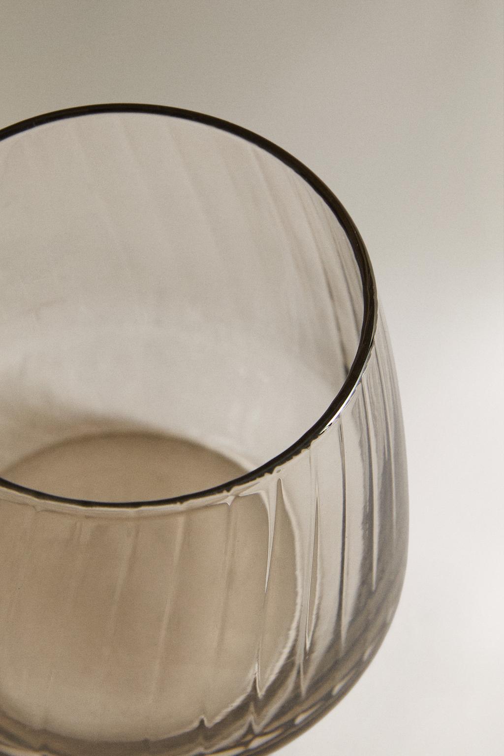 Рюмка из цветного стекла