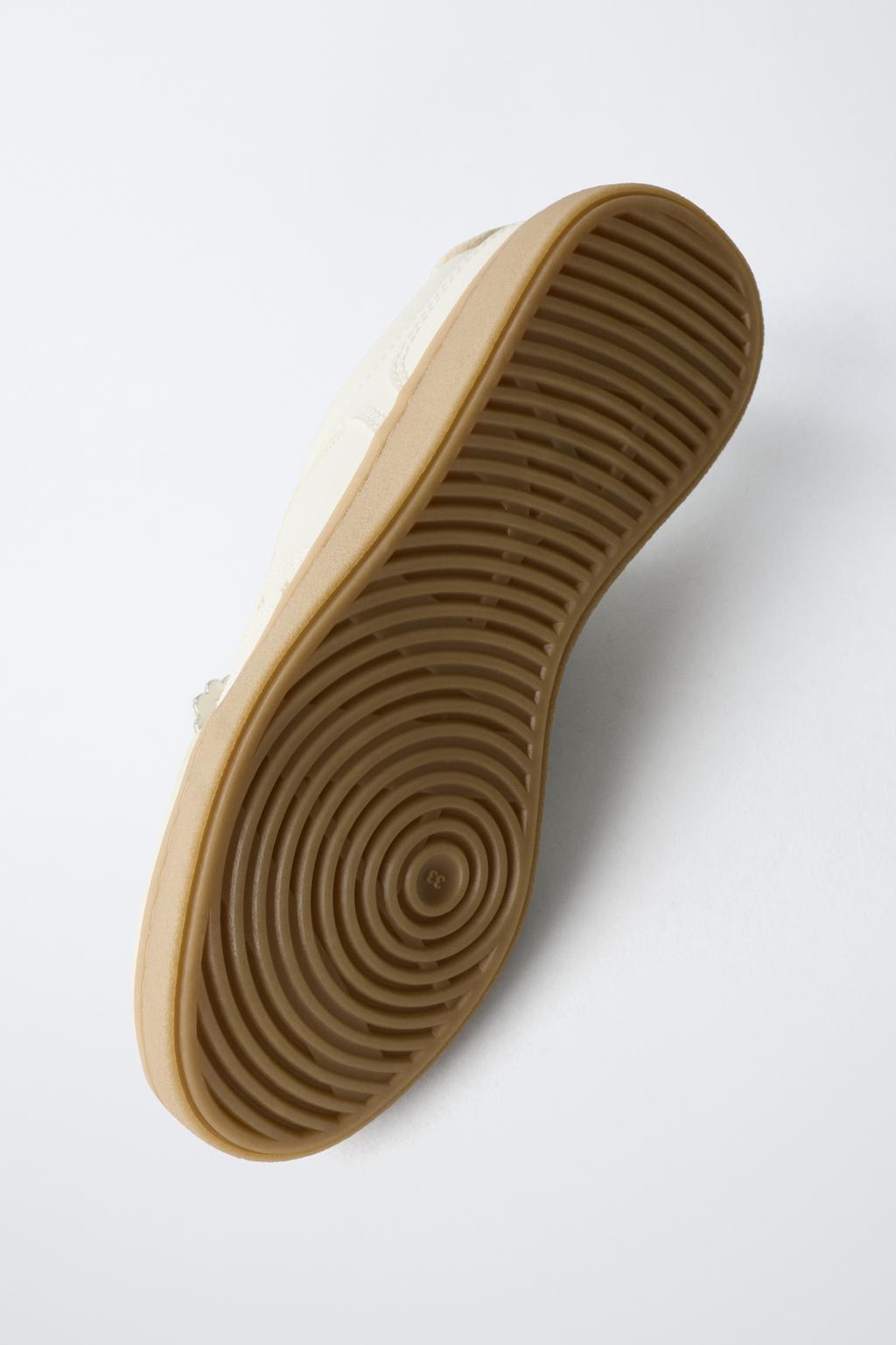 Кеды со стилизованным сердечком