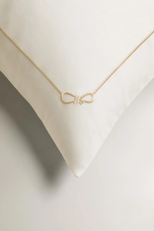 Наволочка из макового шелка с отделкой- Заказать в России