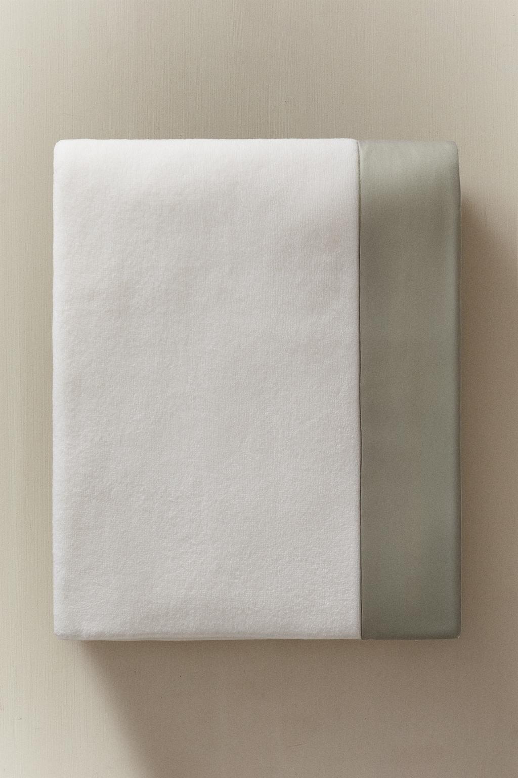 Полотенце для ванны с тканевой полосой