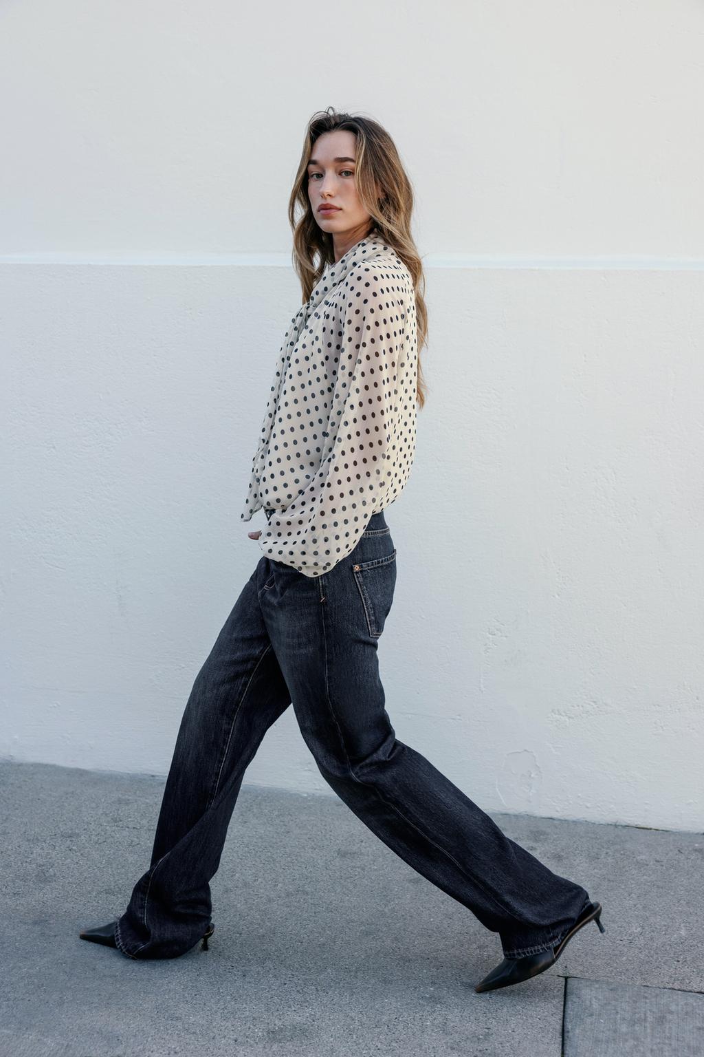 БЛУЗА ИЗ ТКАНИ С ПРИНТОМ В ГОРОШЕК