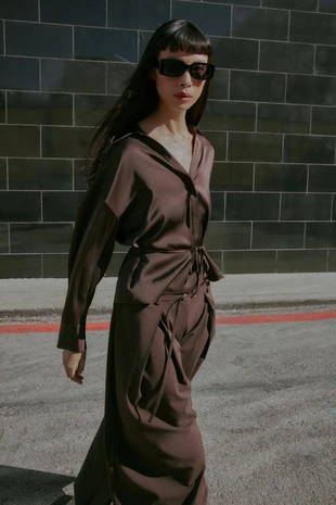 Атласная блузка с поясом- Заказать в России