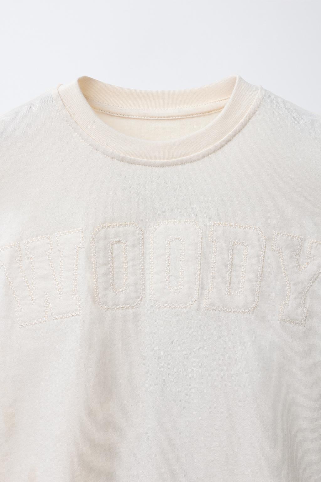 ЛОНГСЛИВ ВУДИ ИСТОРИЯ ИГРУШЕК © DISNEY PIXAR