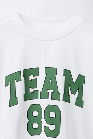 Футболка с рельефным текстом- Заказать в России