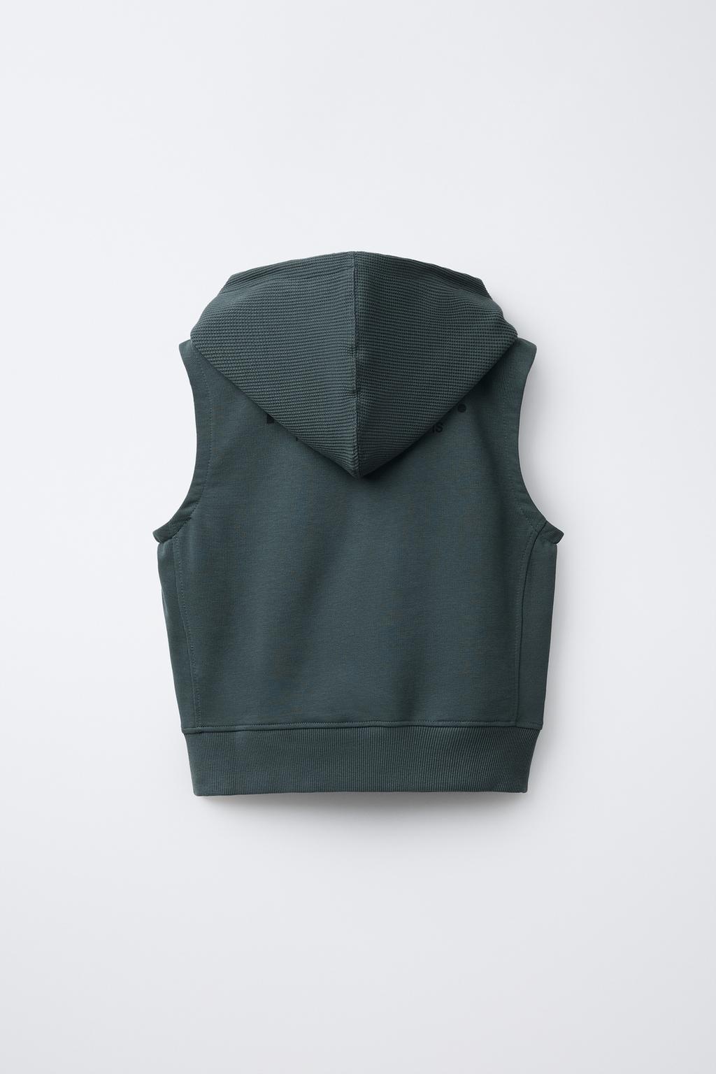 КОМПЛЕКТ ИЗ ЖИЛЕТА И ШОРТ-БЕРМУДОВ ИЗ ТКАНИ ВАФЛЯ С НАДПИСЬЮ