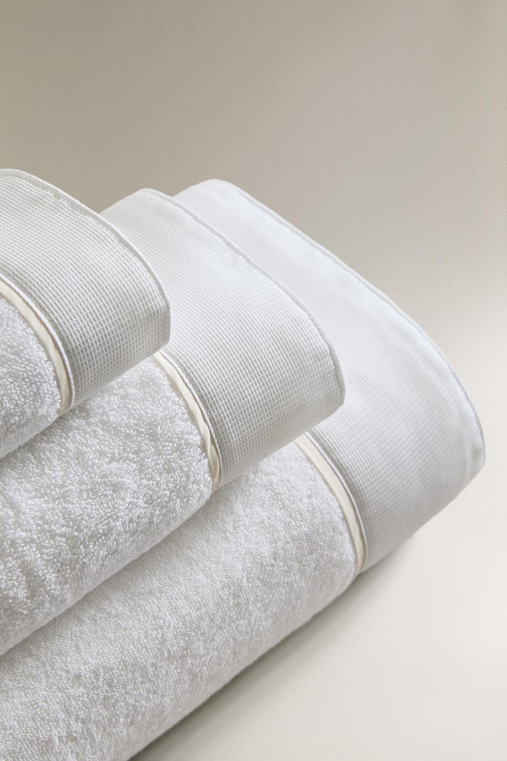 Полотенце для ванны с покрывалом из пике