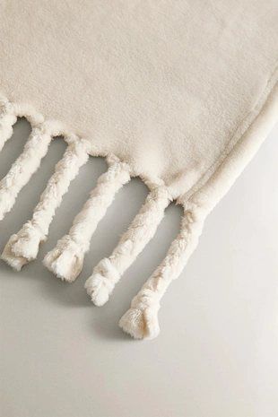 Плед из флиса с бахромой