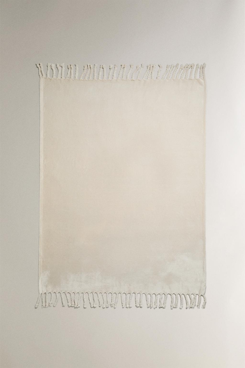 Плед из флиса с бахромой