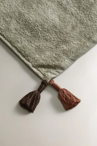 Велюровое полотенце для ванны с кисточками- Заказать в России