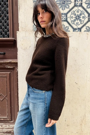 Джемпер из трикотажа со стразами на воротнике- Заказать в России