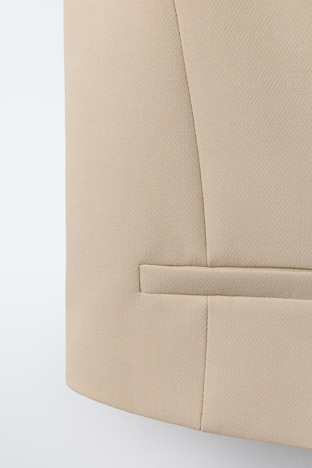 КОСТЮМНЫЙ ЖИЛЕТ