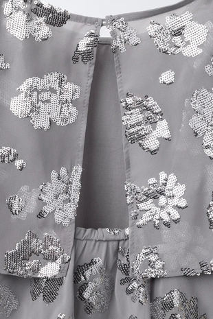 Платье с воланами и пайетками в виде цветов- Заказать в России