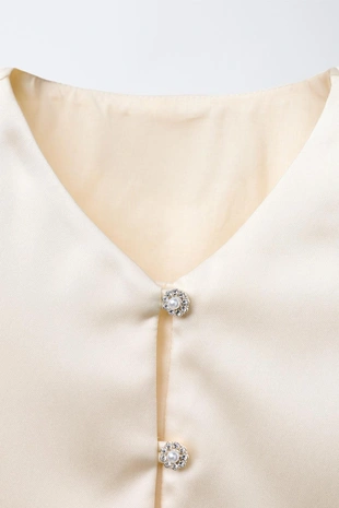 Атласный жилет с декоративными пуговицами- Заказать в России