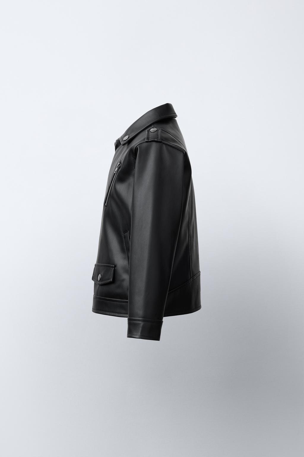 КУРТКА В БАЙКЕРСКОМ СТИЛЕ ИЗ ИСКУССТВЕННОЙ КОЖИ