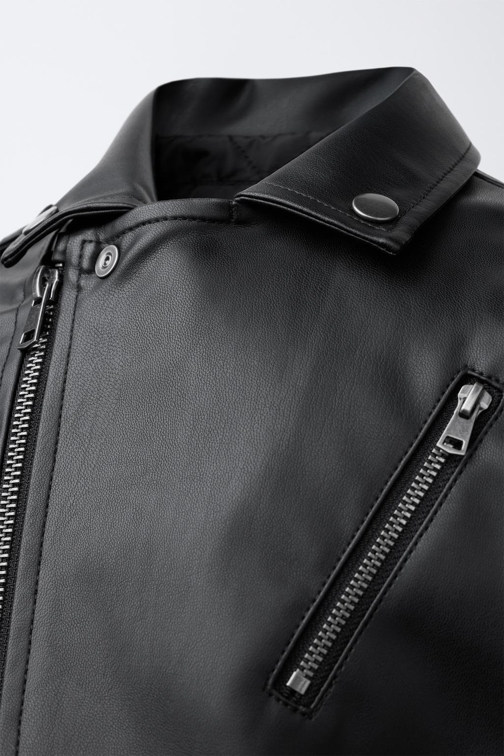 КУРТКА В БАЙКЕРСКОМ СТИЛЕ ИЗ ИСКУССТВЕННОЙ КОЖИ