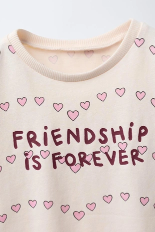 Футболка с надписью и принтом