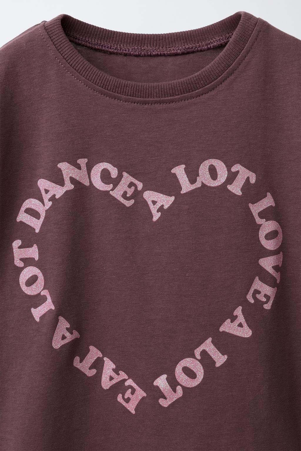 ФУТБОЛКА С ТЕКСТОВЫМ ПРИНТОМ И БЛЁСТКАМИ