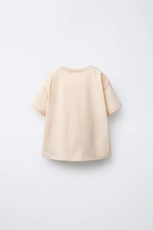 Футболка с рельефной надписью