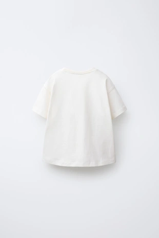 Футболка с рельефной надписью