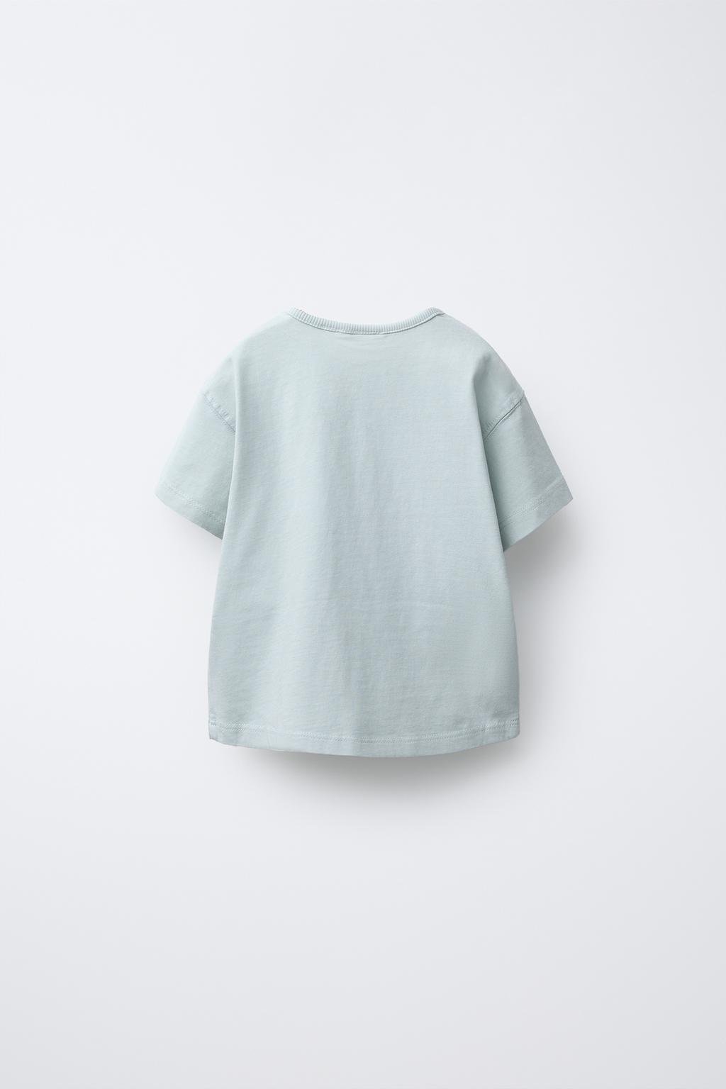 ФУТБОЛКА С ЭФФЕКТОМ ПОТЕРТОСТИ И НАДПИСЬЮ