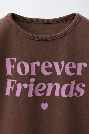 Футболка с эффектом потертости и надписью