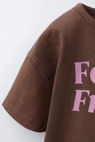 Футболка с эффектом потертости и надписью