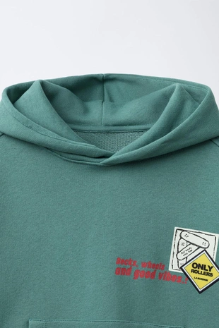 Толстовка с нашивками и коротким рукавом- Заказать в России