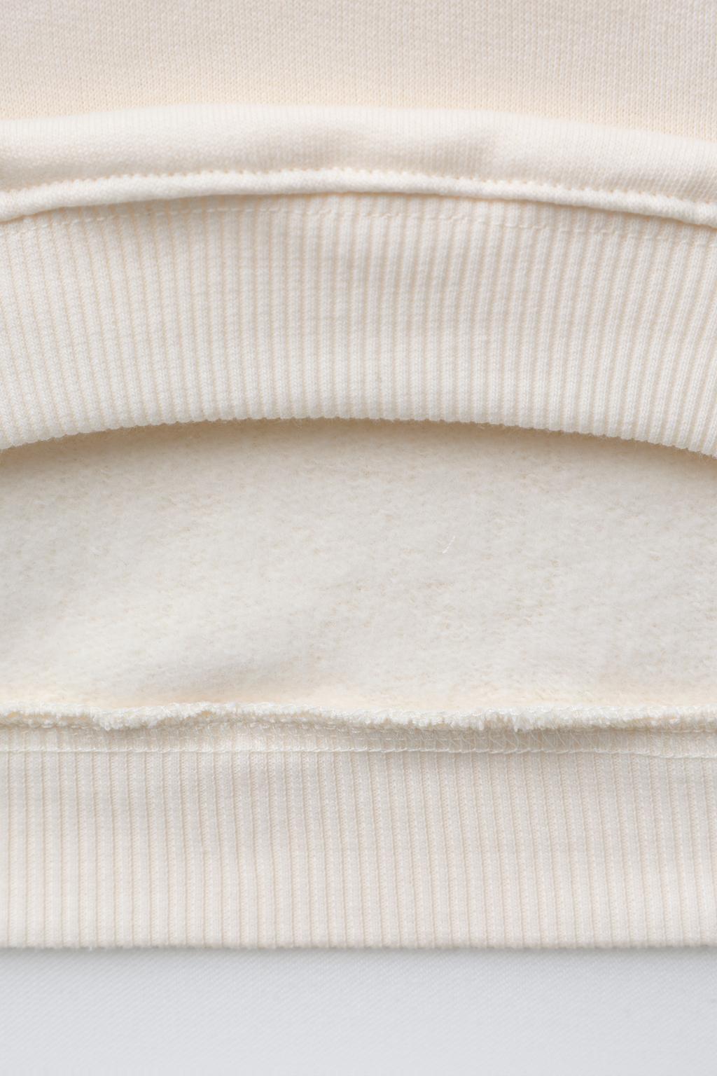 ТОЛСТОВКА С ВЫШИВКОЙ MINNIE MOUSE AND FRIENDS © DISNEY