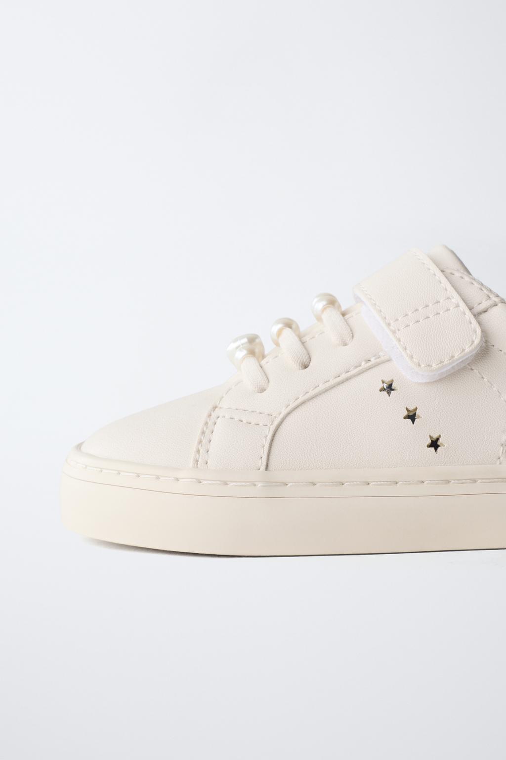 Кроссовки с бисером