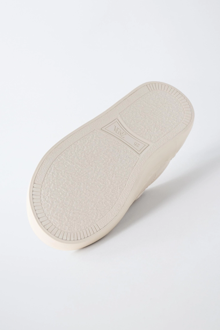 Кеды с жемчужинами