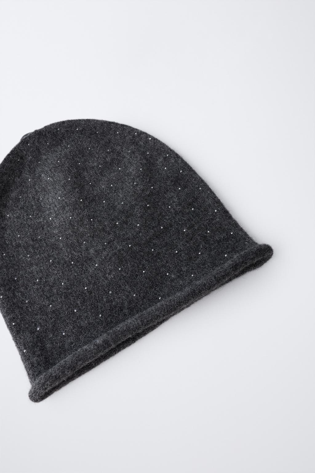 ТРИКОТАЖНАЯ ШАПКА СО СТРАЗАМИ