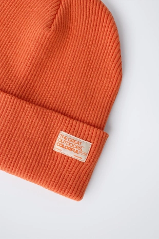 Шапка бини в рубчик с этикеткой- Заказать в России