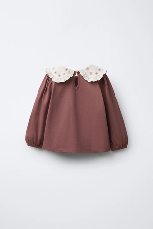 Футболка с вышивкой и отложным воротником