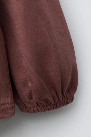 Футболка с вышивкой и отложным воротником