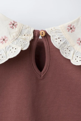 Футболка с вышивкой и отложным воротником