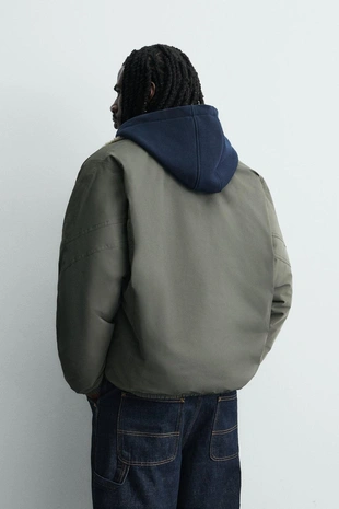 Комбинированная куртка из высокотехнологичной ткани- Заказать в России