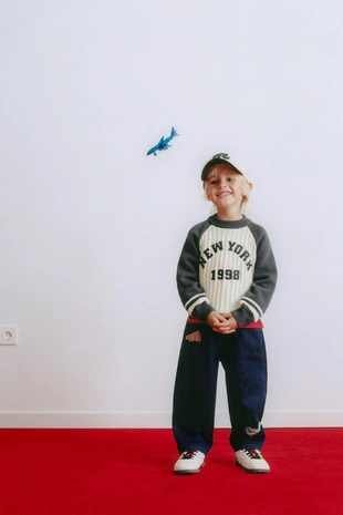 Джинсы BAGGY с нашивками- Заказать в России