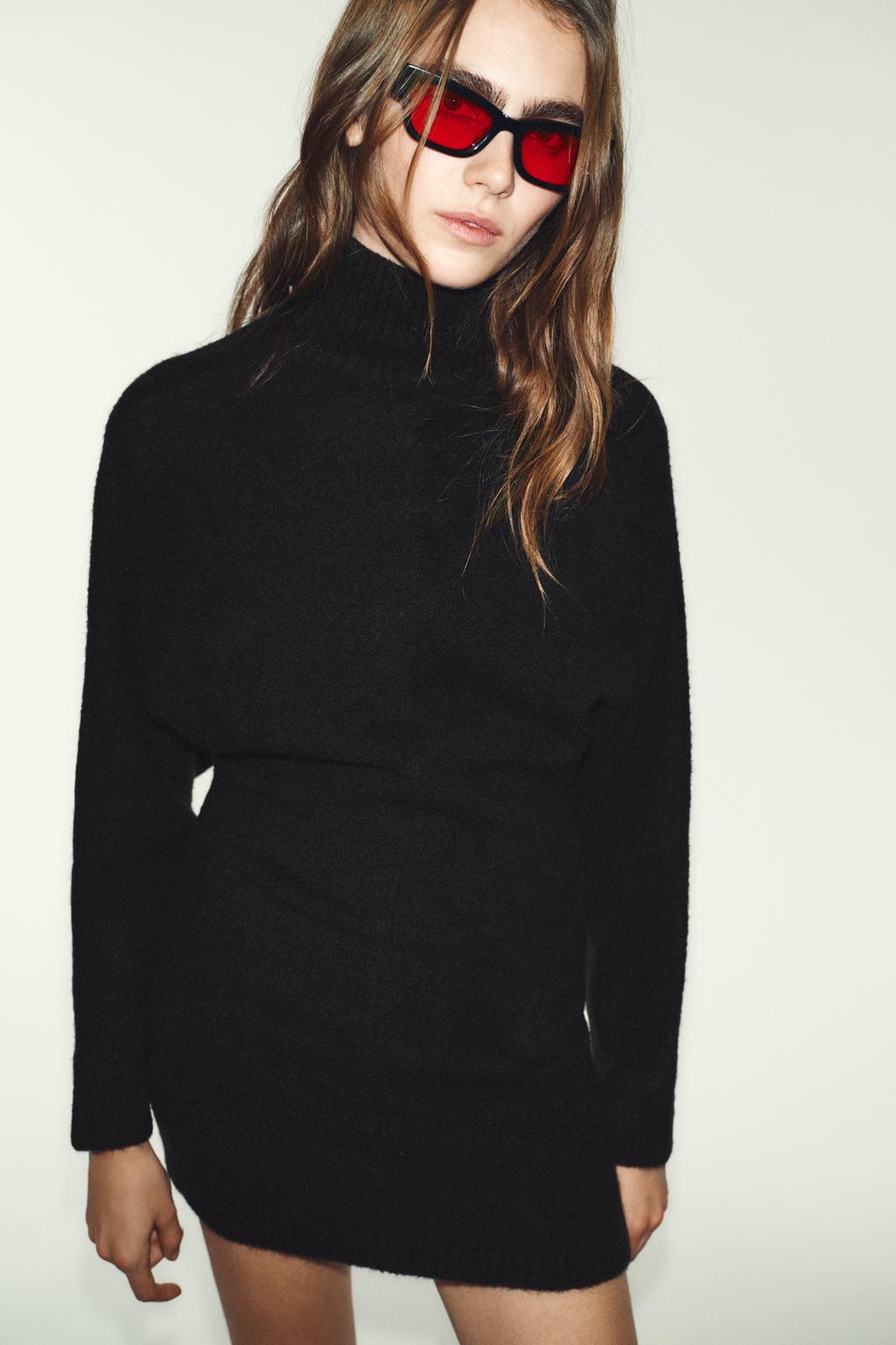 КОРОТКОЕ МЯГКОЕ ТРИКОТАЖНОЕ ПЛАТЬЕ