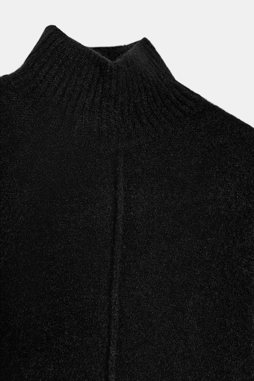 КОРОТКОЕ МЯГКОЕ ТРИКОТАЖНОЕ ПЛАТЬЕ